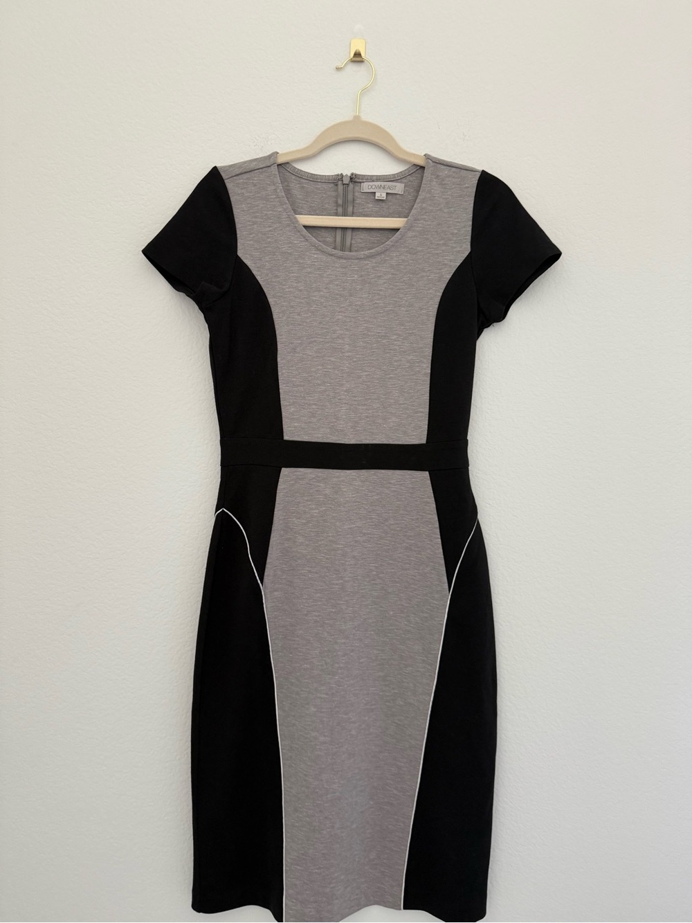DownEast Gray and Black Colorblock Midi Sheath Dress